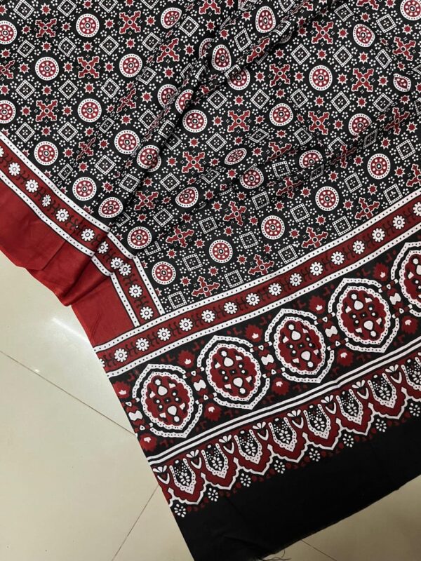 Sindhi Ajrak